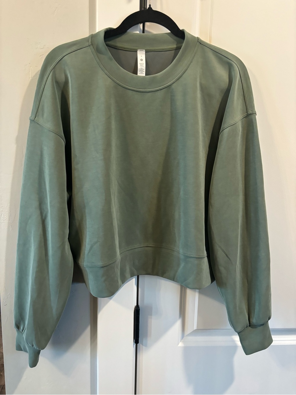 lululemon softstreme perfectly oversized cropped crew size 6